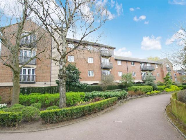 Lincoln Street, Swindon SN1 2 bed apartment to rent £1,200 pcm £277 pw