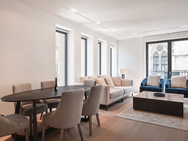 Lincoln Square, Strand, London WC2A, 3 bed flat to rent, £11,700 pcm | PrimeLocation