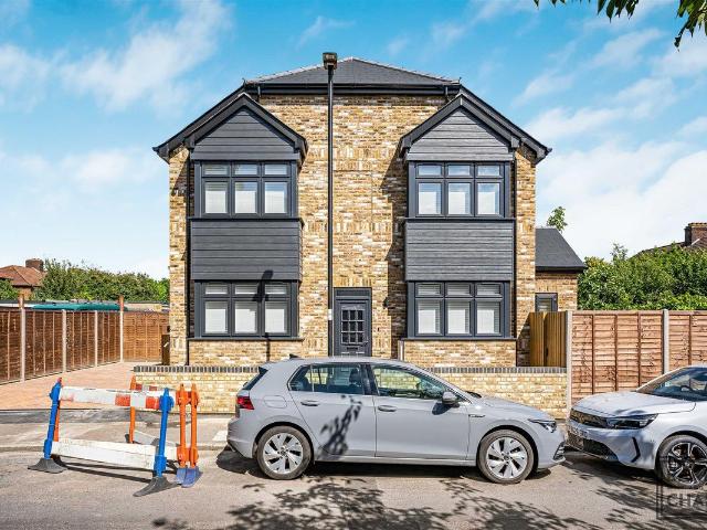 Lincoln Way, Enfield EN1, 3 bed detached house to rent, £2,750 pcm | PrimeLocation