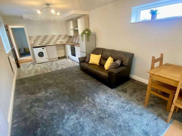 Lincoln, 8Ly, UK LN5, 1 bed flat to rent, £765 pcm | PrimeLocation