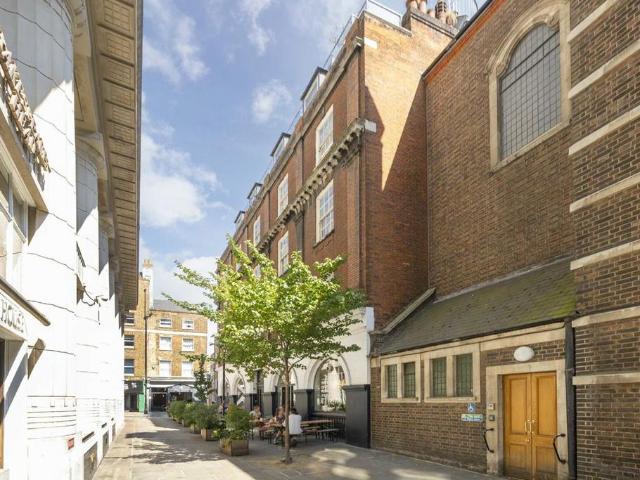 Lincoln's Inn Fields, London WC2A Studio to rent £2,383 pcm £550 pw
