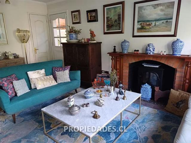 Linda y amplia casa en venta de 5 dormitorios en Las Condes | 5 dormitorios por 16800.00 en Las Condes
