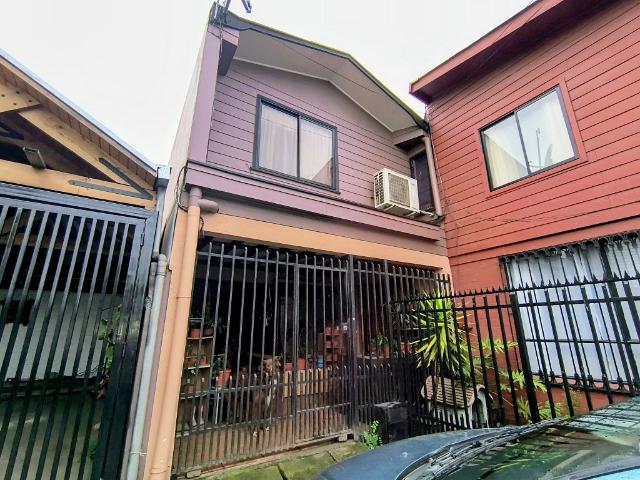 ACOGEDORA Y AMPLIA CASA EN VILLA MONTERRICO CHILLÁN