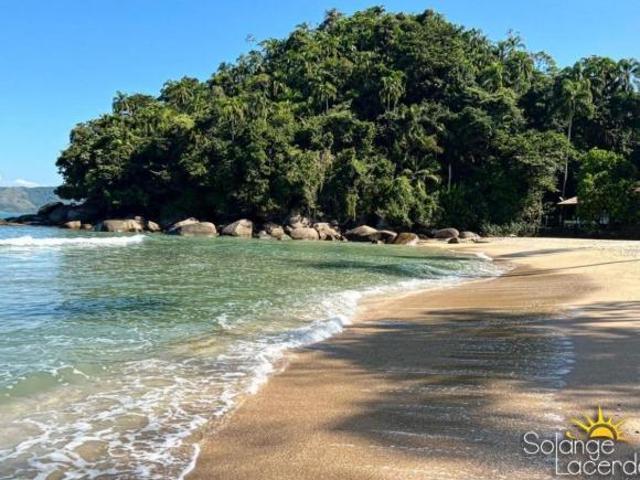 Linda Arquitetura Diferenciada 4 Suítes 100 metros da Praia 1.500 m² Terreno