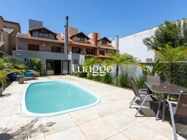 Linda Casa Mobiliada e reformada com 3 Quartos e Piscina Conforto e Praticidade!