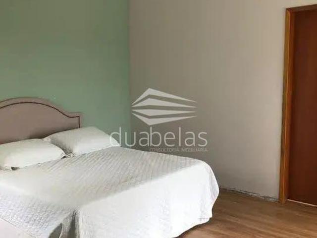 Linda Casa Moderna à Venda no Condomínio Reserva Rudá em SJC