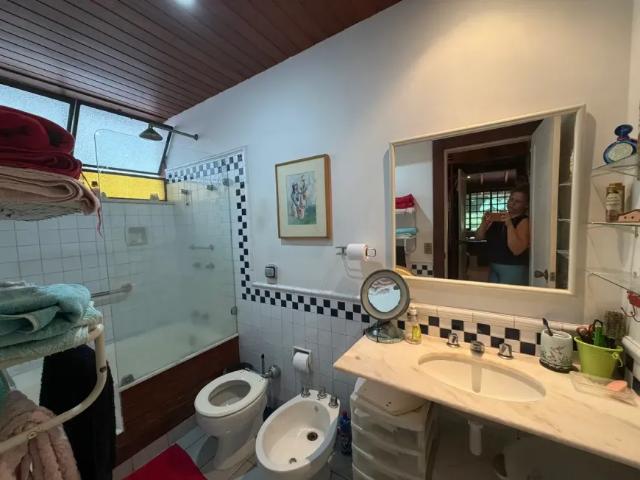 Linda Casa no Baixo Gavea, 7 quartos, fundos Jardim Botanico na área mais nobre da Gavea!