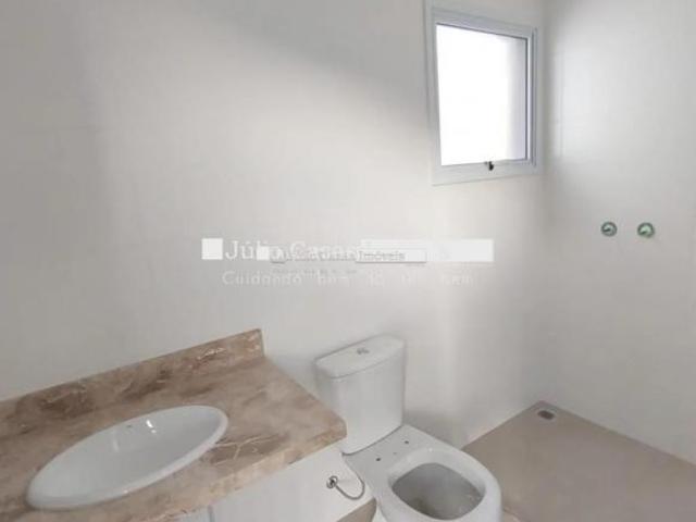 Linda Casa no Condomínio Tirreno Residences