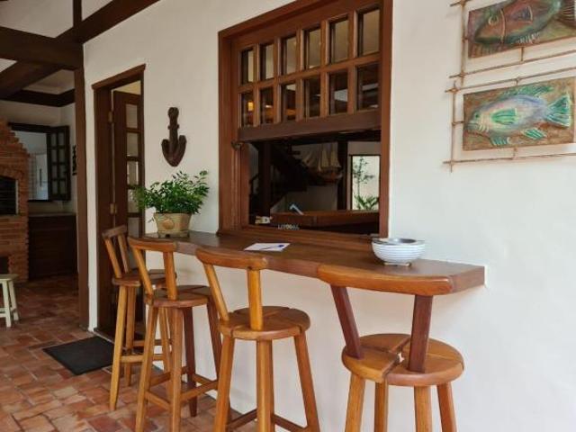 LINDA CASA A MENOS DE 100 METROS DA PRAIA!