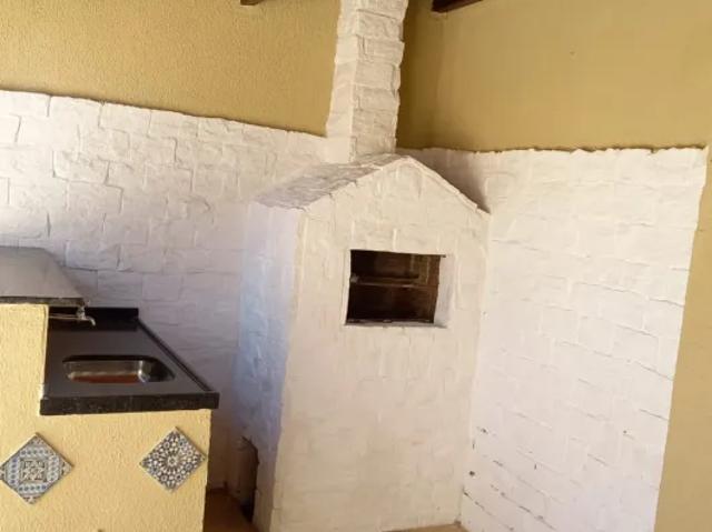 Linda Casa a venda, 4 quartos sendo 2 suítes, 5 vagas, no Parque Dois Irmãos Fortaleza CE