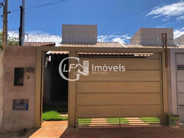 Linda casa à venda com acabamento impecável e localização privilegiada