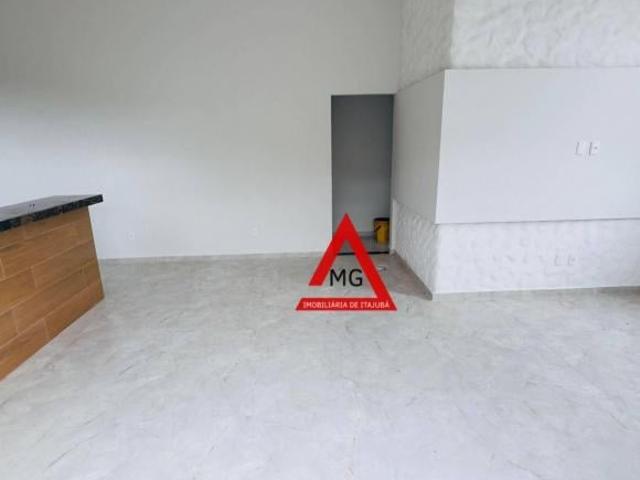 Linda casa á venda com 3 quartos, sendo uma suíte no bairro Jardim Califórnia em Itajubá MG