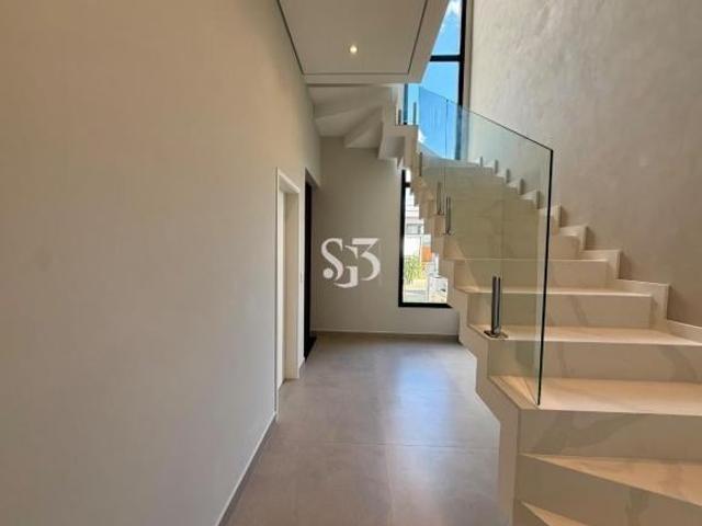LINDA CASA À VENDA CONDOMÍNIO PRÓXIMO AO COLÉGIO PORTO SEGURO VALINHOS,SP