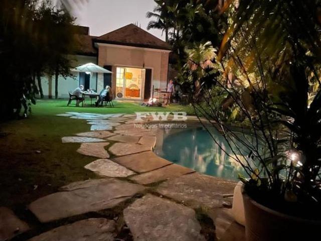 LINDA CASA A VENDA NO JARDIM EVEREST SP