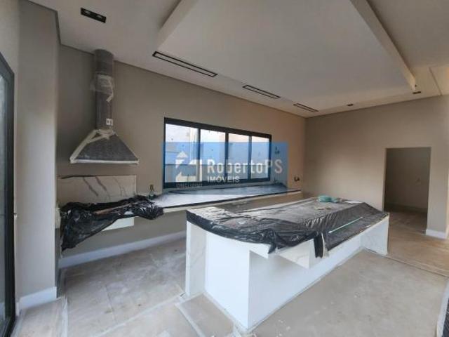 Linda casa à venda no Urbanova com 4 suítes e piscina. Casa muito ampla e aconchegante