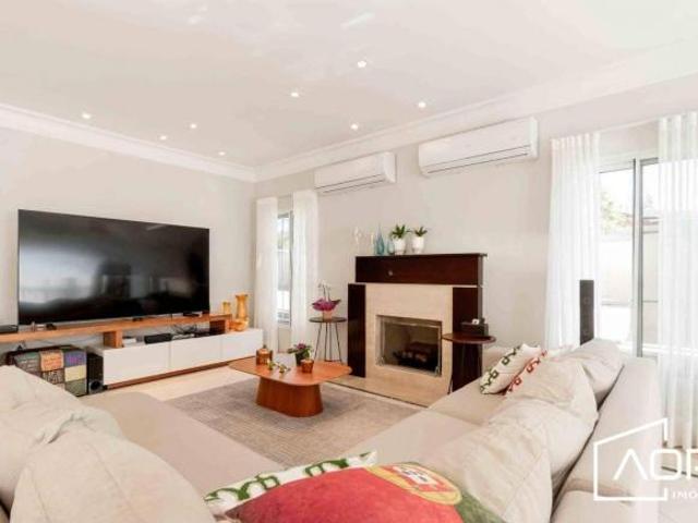 Linda casa Alphaville 10