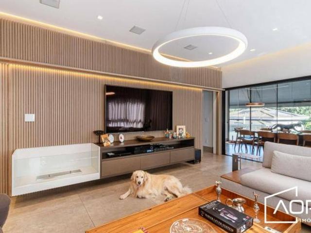 Linda casa Alphaville 11