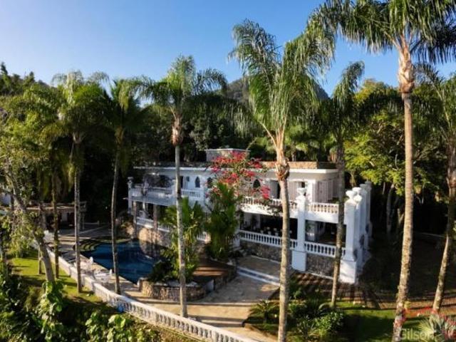 LINDA CASA ALTO PADRÃO PRAIA DOMINGAS DIAS UBATUBA. À VENDA
