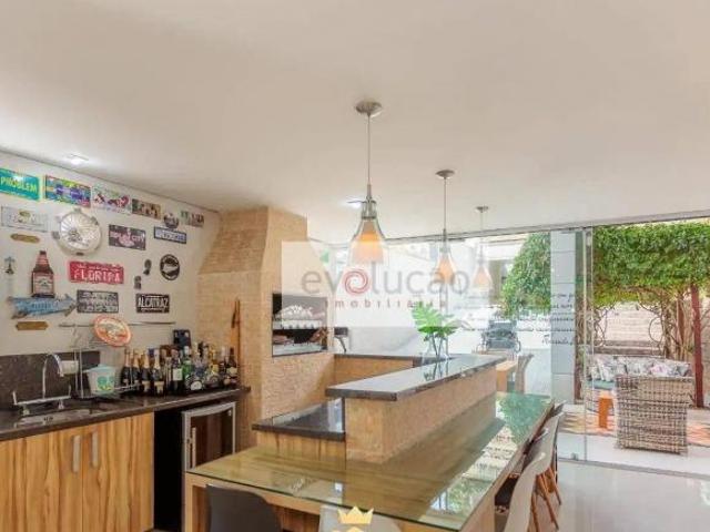 LINDA CASA ALTO PADRAO NO SANTA QUITERIA