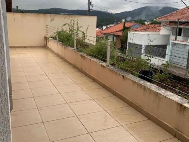 Linda casa ampla em condomínio Nova Caieiras