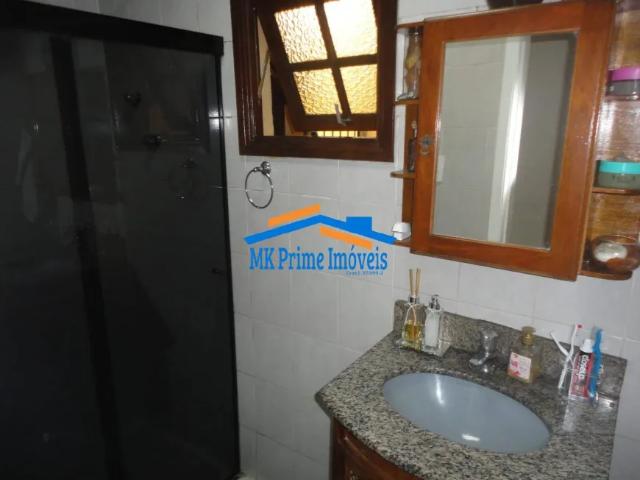 Linda casa assobradada Jd. Das Flores 02 dormitórios e vaga para 2 autos