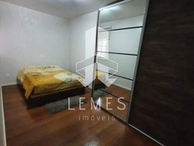 Linda Casa com 02 moradias! &amp gt &amp gt Parte superior composta por 3 dor