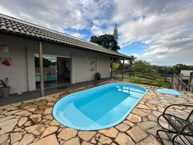 Linda Casa com 3 dormitórios à venda, Area Construída 280 m², terreno: 1000m² por R$ 980.000