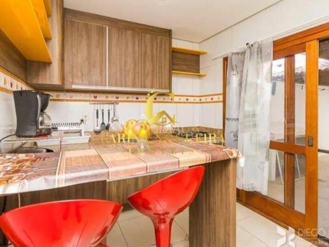LINDA CASA COM 3 DORMITÓRIOS, PÁTIO E TERRAÇO NO BAIRRO HÍPICA