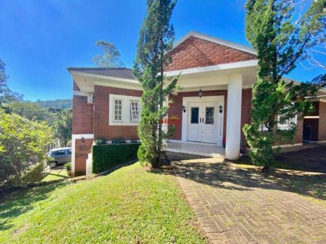 Linda Casa com Piscina e Espaço Gourmet em Loteamento 3L, Igrejinha