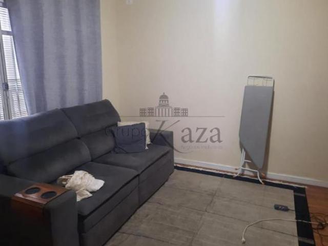 LINDA Casa com Piscina Florida Jacareí 3 Dormitórios 300m²