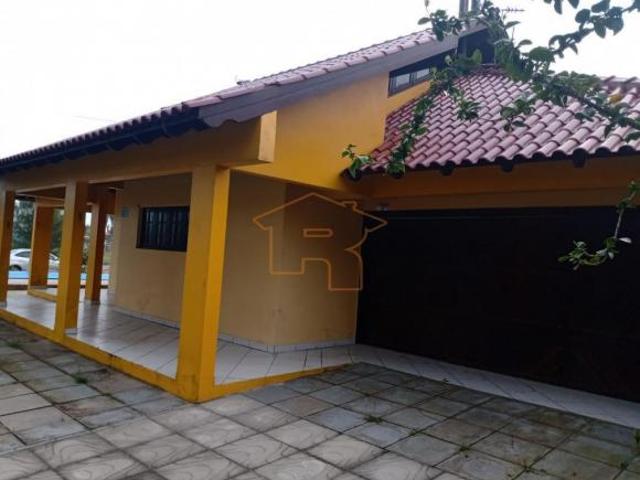LINDA CASA COM PISCINA
