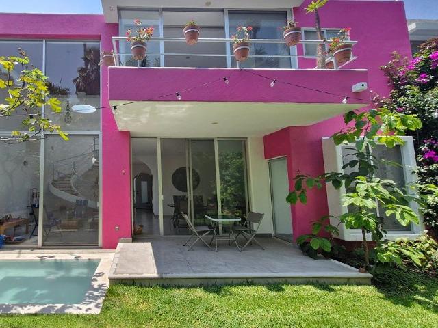 Linda Casa con Alberca y Jardín en Renta en Tlaltenango, Cuernavaca