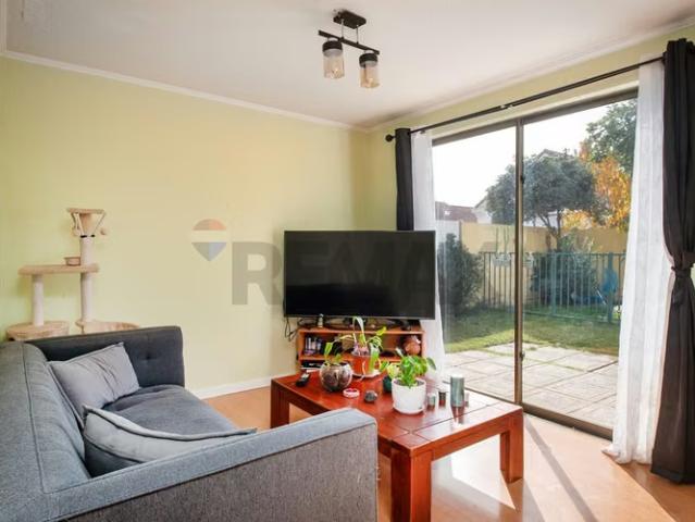 Linda casa con piscina ciudad de los valles | 3 dormitorios por 260000. 00 en Pudahuel