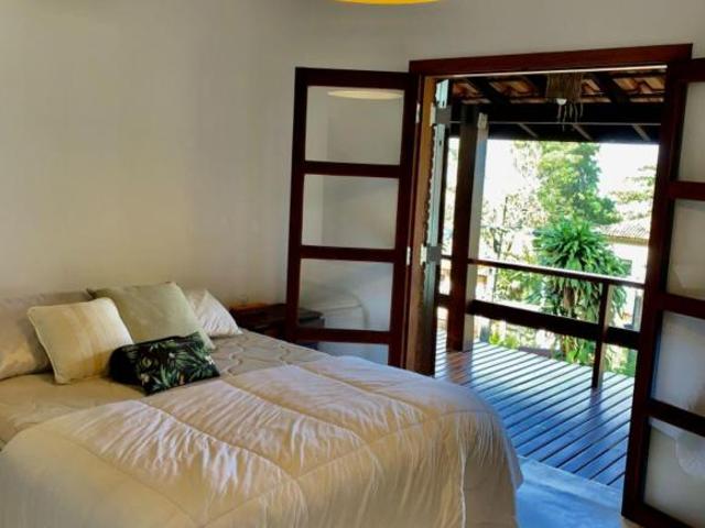 Linda casa de alto padrão com vista para o mar na praia Vermelha do Centro em Ubatuba SP
