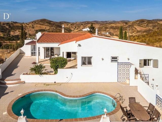 Linda casa de campo com vista panorâmica e piscina privada 206m² Conceição