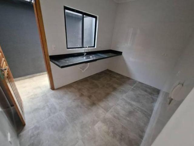 LINDA CASA DE CONDOMÍNIO COM 2 DORMITÓRIOS!