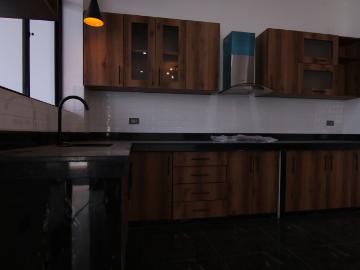 Linda casa de dos pisos con azotea en venta urb. Boulevard castilla