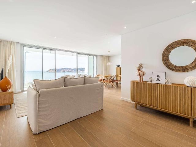Linda casa de praia em um condomínio novo e acabado 155m² São Martinho Do Porto