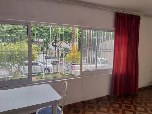 LINDA CASA DE 251M² POSSUI 2 QUARTOS, SALA, COZINHA, 2 BANHEIROS E GARAGEM AMPLA