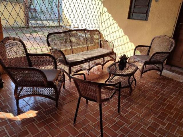 Linda casa de 2 andares à venda na Glória 4 dormitórios e pátio espaçoso