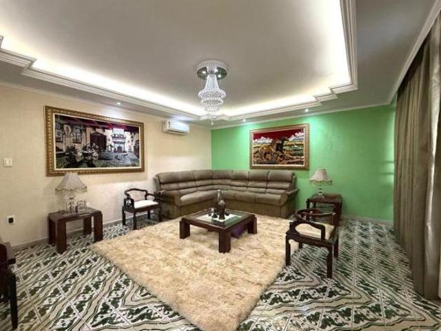 Linda Casa de 3 Quartos com Piscina na QNE 08 de Taguatinga