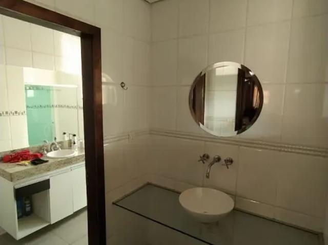 Linda casa de 570m², 3 quartos, 1 suíte, 7 vagas. Bairro Milanez, Contagem
