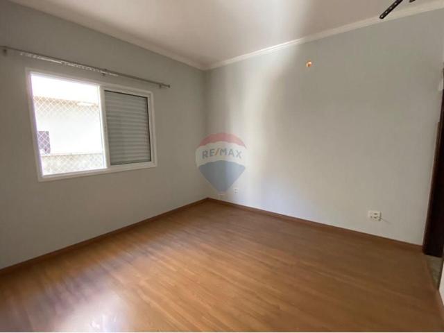 linda casa dentro do condomínio jequitibás