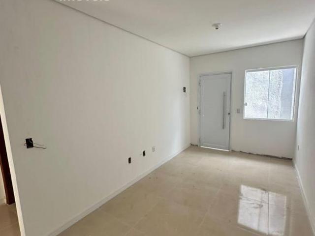 Linda casa em condomínio, à venda no bairro City Cachoeirinha/RS