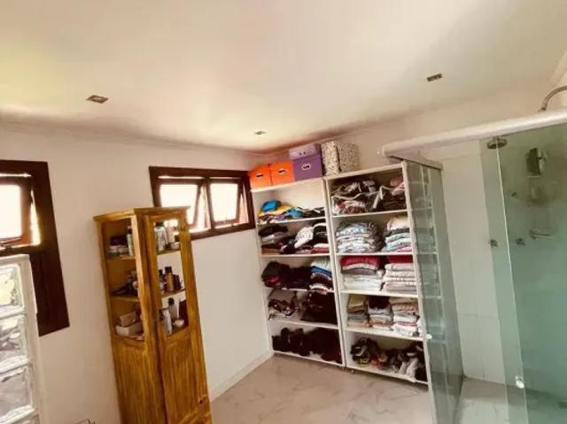 Linda Casa em Condomínio Fechado 265m² 4 dorms