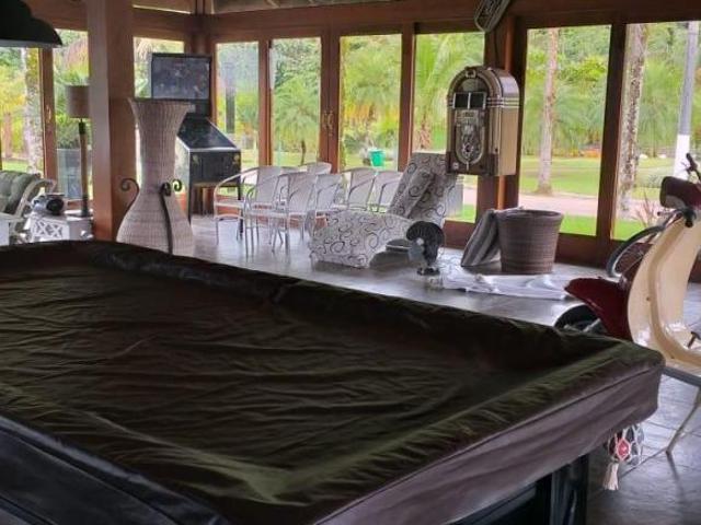Linda casa em condomínio Fechado Bairro Horto