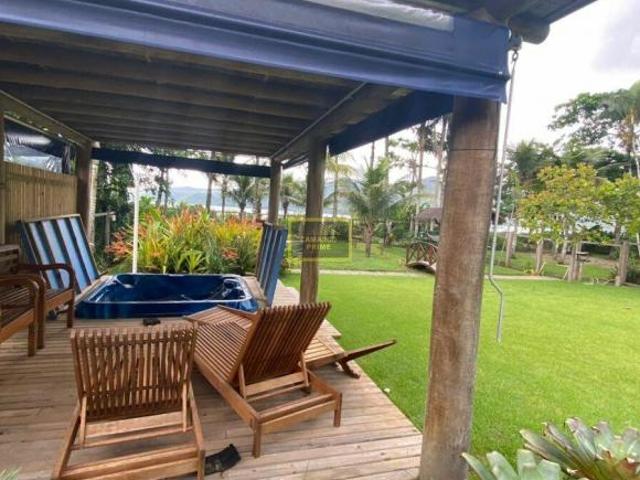 Linda Casa em estilo praiano para Venda na Praia Dura