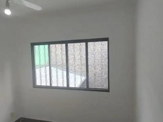 Linda casa em Itaim Paulista com 3 dormitórios bem localizado