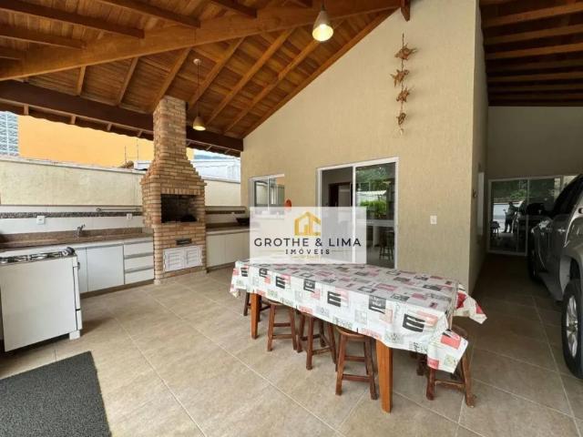 Linda casa em ubatuba com 3 suites e amplo espaço