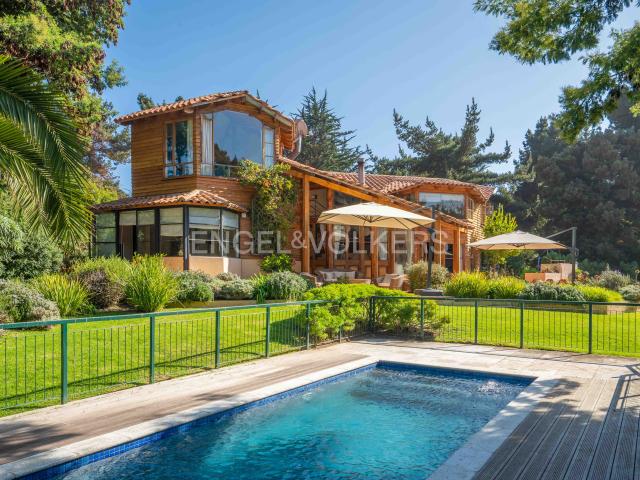 Linda casa en Aguas Claras con gran terreno